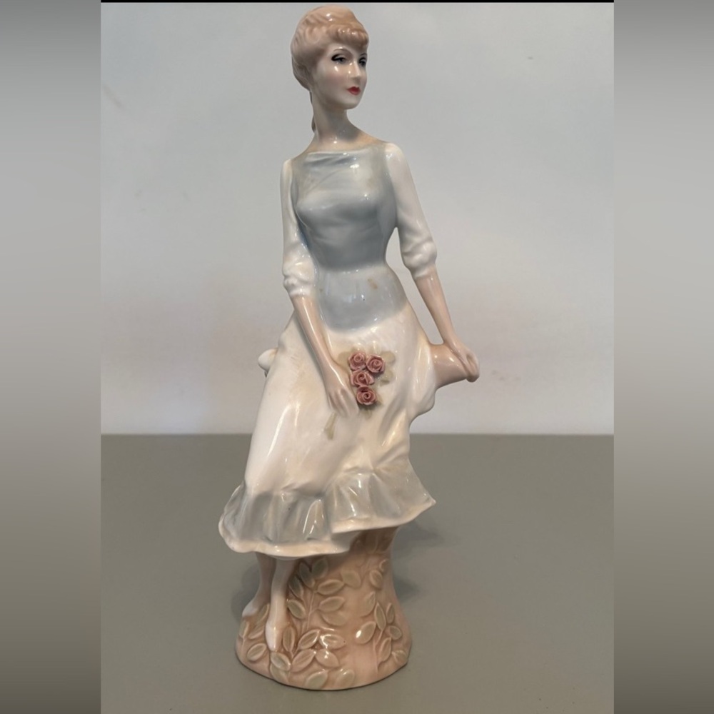 Royal Doulton Blue and White Sculpture Art